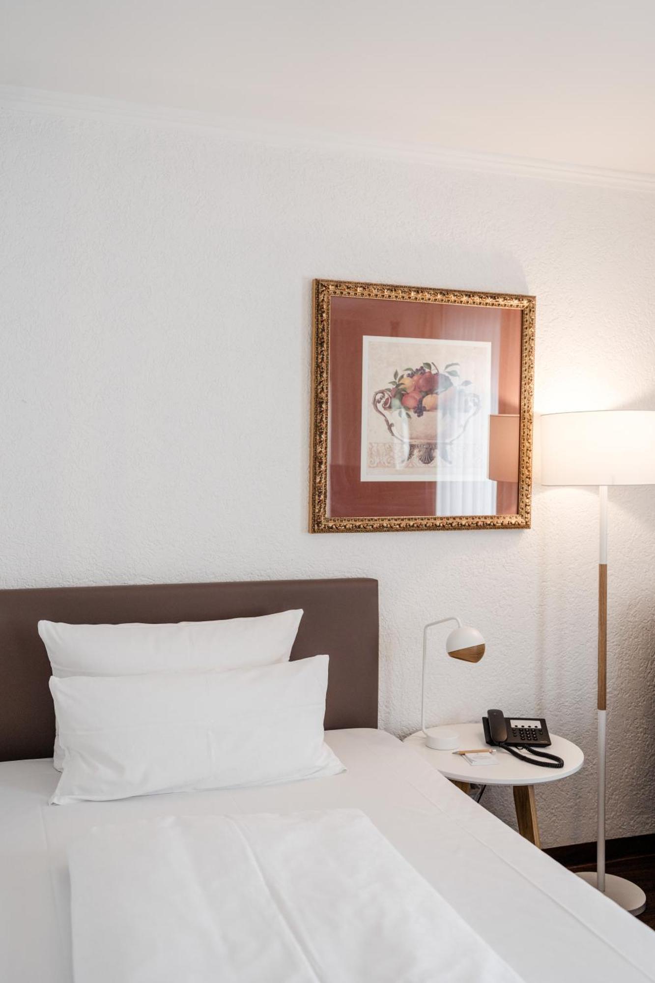 Hotel Antoniushof Ruhstorf an der Rott Room photo